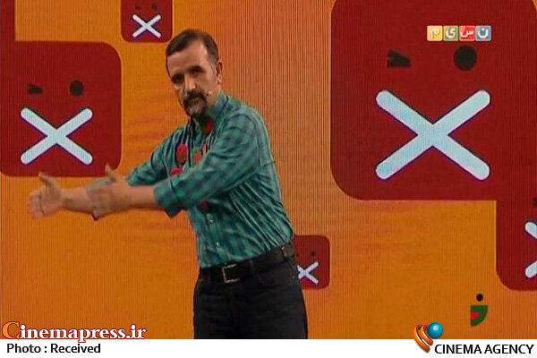 «پوستر» رسالت دارد تا در فضای اندک بتواند به خوبی با «مخاطب» ارتباط بگیرد «پوستر» رسالت دارد تا در فضای اندک بتواند به خوبی با «مخاطب» ارتباط بگیرد