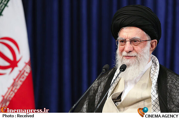 امام خامنهای: سینمای داستانی بسیار مهم است و باید در آن وارد شد اما برای اینکه سالم بمانید باید «لباس ضدگلوله» پوشید! امام خامنه ای