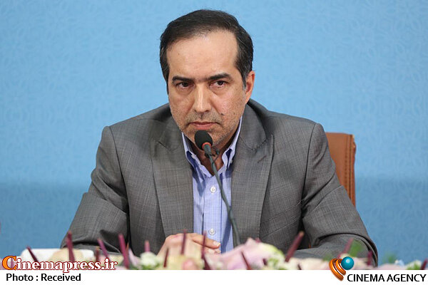 اگر میخواهیم موج اتحاد اخیر مردم فروکش نکند به مطالبات آنان واکنش مثبت نشان داده شود! نشست خبری حسین انتظامی