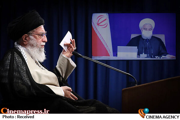 نمی توانیم مردممان را که با فضای مجازی ارتباط دارند، بیپناه رها کنیم/عوامل مسلّط بینالمللی در این زمینهها بشدّت فعّالند امام خامنهای
