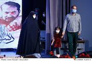 خانواده رسول ملاقلی پور در افتتاحیه شانزدهمین جشنواره بین‌المللی فیلم «مقاومت»