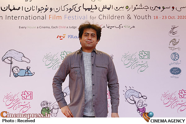 به علت بهره نبردن از سوپراستارها، دستمان در بخش هزینه بازتر است! حاشیه روز چهارم سیودومین جشنواره بینالمللی فیلمهای کودکان و نوجوانان؛ فریدون نجفی