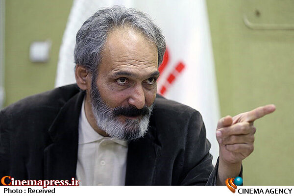 به جای سینمای جعلی و دروغ بزرگی به نام «سینمای اجتماعی» جوانان را به سمت ساخت آثار در حوزه «منافع ملی» ترغیب کنیم جهانگیر الماسی