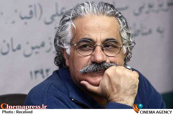 یکی از دلایل حضور پررنگِ بازیگران به عنوان مجری، همین حضور پررنگِ اسپانسرها در صداوسیما است اقبال واحدی