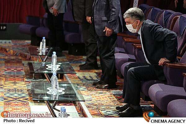 اگر چه توهین در همه حال مذموم است، اما دوران بزن در رو تمام شده است جناب وزیر! سید عباس صالحی؛ وزارت ارشاد