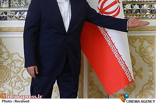 ضوابط تشکیل «جبهه جهانی مبارزه با استکبار» / «استکبارستیزی» واقعی با فاصلهگرفتن از شیوه «حرف درمانی»