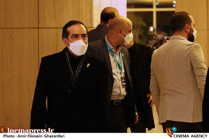 از حضور کوتاه رئیس سازمان سینمایی در سینمای رسانه ها و انتقاد نسبت به عدم حضور وزیر ارشاد و سایر مدیران سینمایی تا بحث در خصوص صحت در آرای مردمی! بازید حسین انتظامی از سی و نهمین جشنواره فیلم فجر