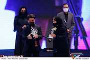 ارسلان امیری در مراسم اختتامیه سی و نهمین جشنواره فیلم فجر