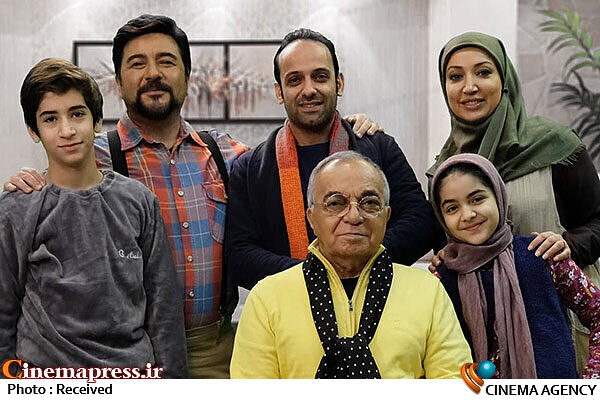 در خانواده «منم دوستت دارم» قوانینی وجود دارد که همه به آن پایبند هستند و احترام میگذارند سریال «منم دوستت دارم»