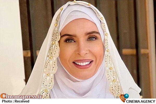مخالفت مردم مصر با حضور یک رقاصه به نام «دینا» در نقش بانوی محجبهای با تشابه اسمی به«حضرت زینب» سلام الله علیها دینا سریال «سیده زینب»