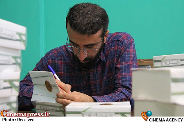 ریشه تولید آثار هنری مانند فیلمنامه، رمان و داستان است که متأسفانه در کشور ما چندان اقتباس نمیشود سلمان کدیور