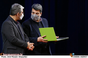 محمد خزاعی و محمد حمیدی مقدم در مراسم اختتامیه پانزدهمین جشنواره بین المللی «سینماحقیقت»