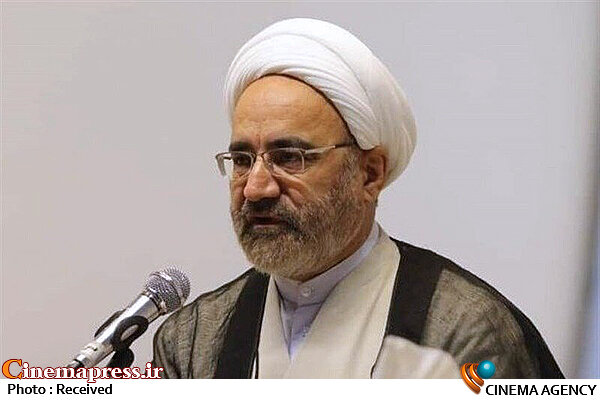 یکی از جلوههای ایجاد وحدت بین مردم برپایی نمایشگاه است/کتاب یکی از شاخصهای ارتقای فرهنگ فرهیختگی مردم است حجت الاسلام و المسلمین محمد مصدق کهنموئی