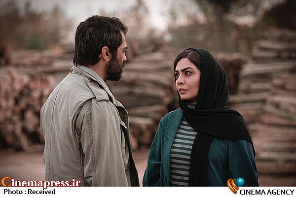 اکران «بیآبان» در  گروه سینمایی هنر و تجربه» فیلم سینمایی بی آبان