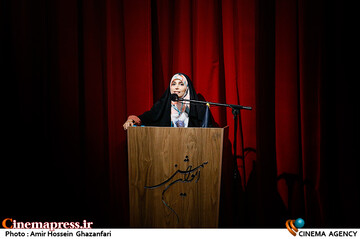 مژده لواسانی در مراسم اختتامیه سومین جشنواره آنلاین فیلم‌کوتاه «پاک‌کن»