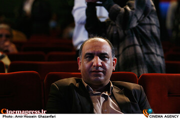 سیاوش حقیقی در مراسم قرعه کشی نمایش فیلم‌های چهلمین جشنواره فیلم فجر