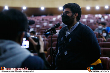 امید سهرابی خبرنگار فارس در نشست خبری مسعود نقاش‌زاده دبیر چهلمین جشنواره فیلم فجر