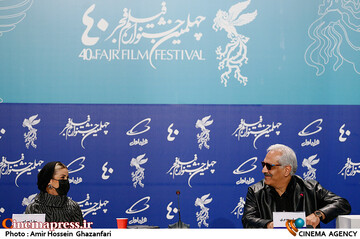 مهران مدیری و سارا بهرامی در نشست خبری فیلم سینمایی «خائن کشی»