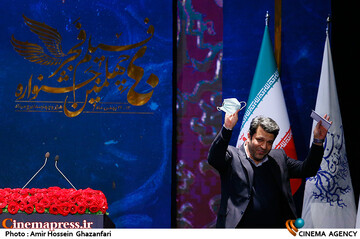 محمد خزاعی در مراسم اختتامیه چهلمین جشنواره فیلم فجر