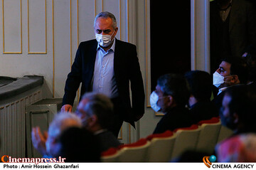 حسین مسافرآستانه در مراسم اختتامیه چهلمین جشنواره تئاتر فجر