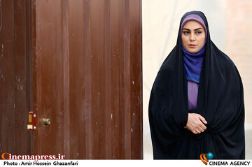 نیلوفر شهیدی در پشت صحنه مجموعه تلویزیونی «حکم رشد»