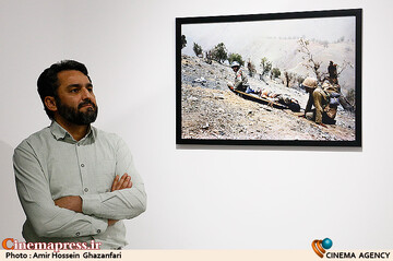 مجدالدین معلمی در آغاز هفته هنر انقلاب با افتتاح نمایشگاه هنرهای تجمسی