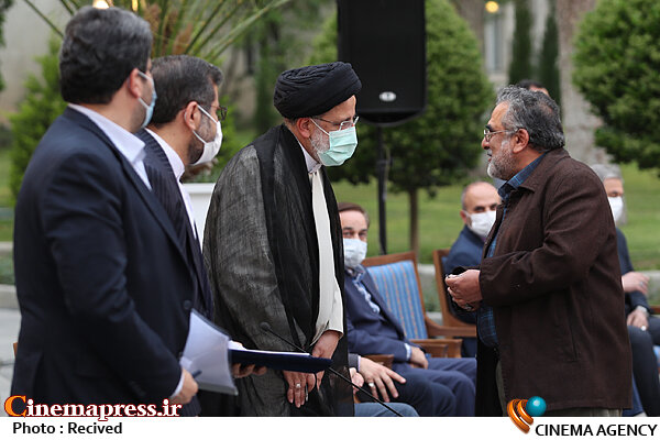 بزرگترین ویژگی «آیت الله رئیسی» اخلاص و زیست ساده و رفتار مردمیاش بود/ در این روزهای سخت باید بیش از گذشته مراقب «جریانهای مخوف نفوذ» بود بزرگترین ویژگی «آیت الله رئیسی» اخلاص و زیست ساده و رفتار مردمیاش بود/ در این روزهای سخت باید بیش از گذشته مراقب «جریانهای مخوف نفوذ» بود