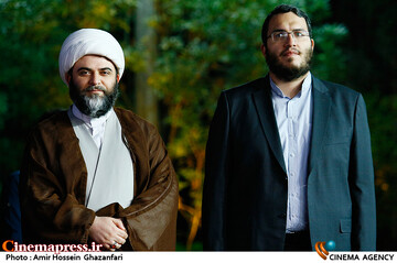 محمدمهدی دادمان و حجت الاسلام محمد قمی در اختتامیه هفته هنر انقلاب اسلامی