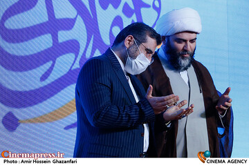 حجت الاسلام محمد قمی  و محمدمهدی اسماعیلی در اختتامیه هفته هنر انقلاب اسلامی