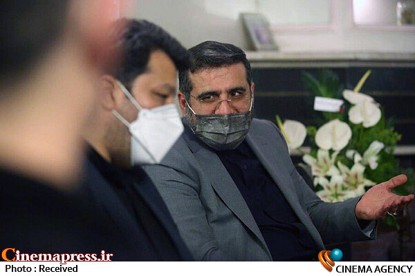 کاهلی «سازمان سینمایی» در «دفاع از قوانین» و حضور پُرتعداد آثار بدون مجوز در «ونیز»