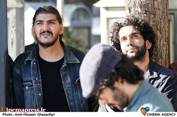 علی اکبر پسر مرحوم <a href='https://sayeb.ir/tag/%d9%86%d8%a7%d8%af%d8%b1-%d8%b7%d8%a7%d9%84%d8%a8-%d8%b2%d8%a7%d8%af%d9%87'></div>نادر طالب زاده</a>