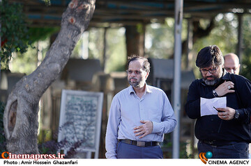 <a href='https://sayeb.ir/tag/%d8%b3%d9%84%db%8c%d9%85-%d8%ba%d9%81%d9%88%d8%b1%db%8c'></div>سلیم غفوری</a> در مراسم چهلمین روز درگذشت مرحوم <a href='https://sayeb.ir/tag/%d9%86%d8%a7%d8%af%d8%b1-%d8%b7%d8%a7%d9%84%d8%a8-%d8%b2%d8%a7%d8%af%d9%87'>نادر طالب زاده</a>