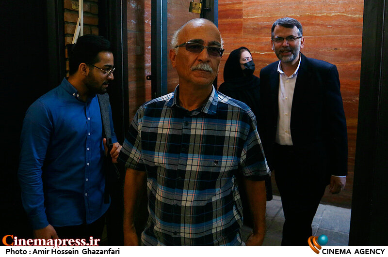 «مردم ایران» هرچه تلاش کردند به جهان غرب و اروپا و امریکا «صلح» هدیه کند شما نپذیرفتید! «مردم ایران» هرچه تلاش کردند به جهان غرب و اروپا و امریکا «صلح» هدیه کند شما نپذیرفتید!