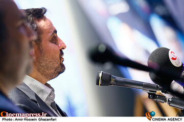 مجید اکبرشاهی در نشست خبری هشتمین جشنواره بین‌المللی فیلم شهر