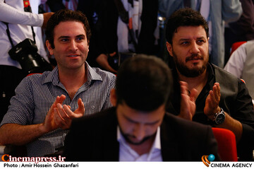 جواد عزتی و هوتن شکیبا در مراسم اختتامیه هشتمین جشنواره بین‌المللی فیلم شهر