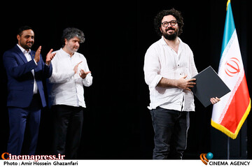 هومن بهمنش در مراسم اختتامیه هشتمین جشنواره بین‌المللی فیلم شهر