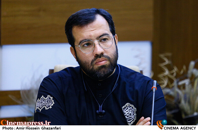 معاون هنری حوزه هنری: در طول تاریخ پایتخت و لنگرگاه نواهای عاشورایی سرزمین ایران بوده است علی فروزانفر در نشست خبری جشنواره جهانی شعر آئینی