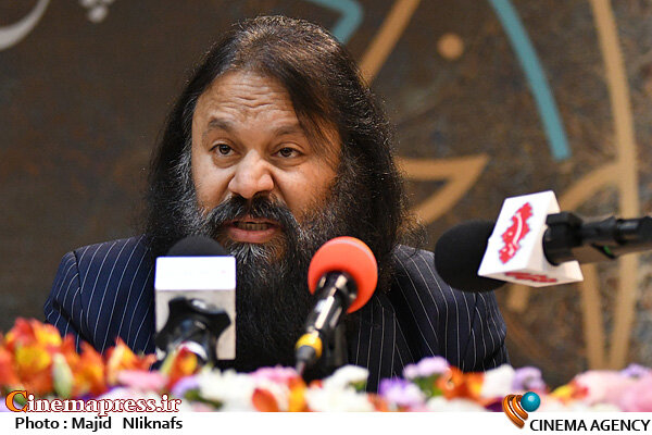 برگزیدگان جشنواره منطقه به صورت مستقیم راهی «جشنواره بین المللی تئاتر فجر» خواهند شد کوروش زارعی در نشست خبری چهلویکمین جشنواره بینالمللی تئاتر فجر