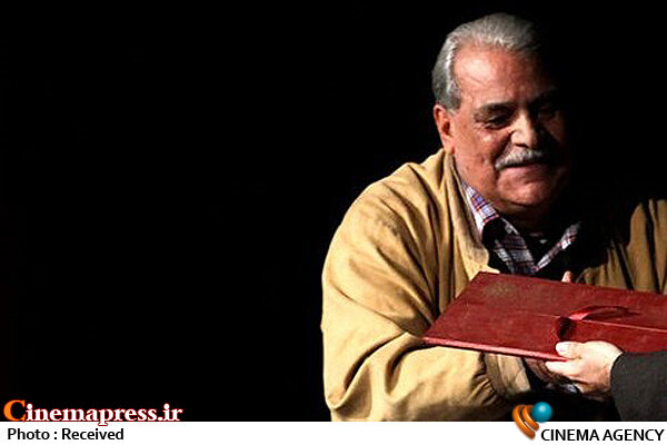 من و بسیاری از همکارانم صرفاً به پول احتیاج نداریم بلکه به روحیه نیاز داریم/ما قدیمیها تعصب خاصی روی کارمان داریم! علی مزینانی