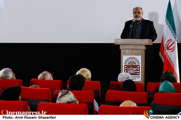 سخنرانی علیرضا حسینی در دومین دوره اهدای نشان عالی خورشید