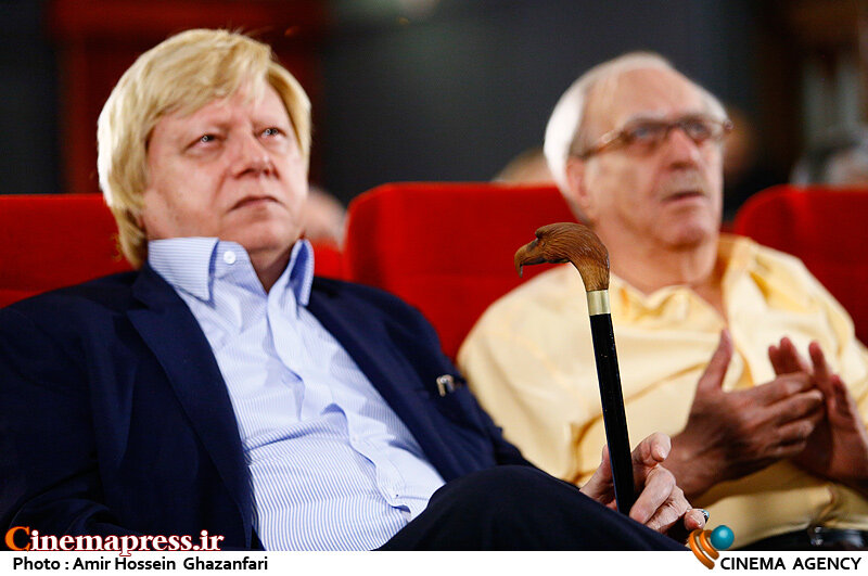 هر چیزی اگر به مرحله «شعر» برسد نمیتوان جلوی «نفوذ» آن را گرفت/ هیچکس نمیتوانست جلوی هنرهای ما را بگیرد و مانع سیطره آن در جهان بشود سیدمحمد بهشتی در دومین دوره اهدای نشان عالی خورشید