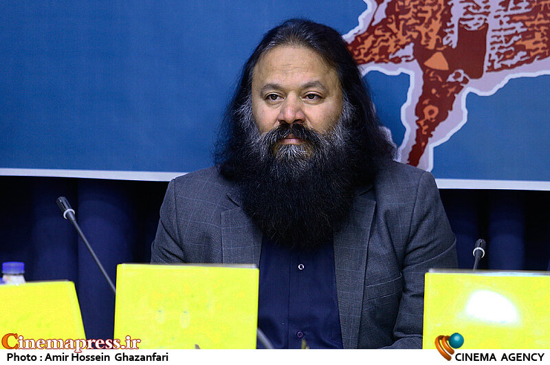 زارعی: اغلب کلاس ها و آموزشگاه های سینمایی یک دکان یا بنگاه درآمدزایی برای موسسان شان هستند کوروش زارعی در ششمین همایش بینالمللی تئاتر پیاده روی اربعین