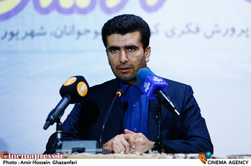 صادق ستاری فرد در نشست خبری طرح ملی عرضه مستقیم نوشت افزار ایرانی