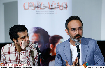 محمدرضا مقدسیان و علی زادمهر در نشست نقد و بررسی فیلم سینمایی «درخت خاموش»