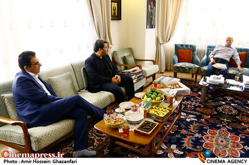 دیدار رئیس سازمان سینمایی با استاد علی نصیریان