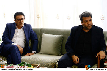 قادر آشنا و محمد خزاعی در دیدار با استاد علی نصیریان