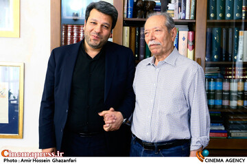دیدار محمد خزاعی رئیس سازمان سینمایی با استاد علی نصیریان