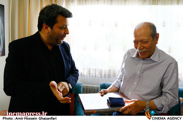 دیدار محمد خزاعی رئیس سازمان سینمایی با استاد علی نصیریان