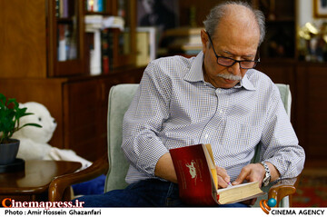 دیدار رئیس سازمان سینمایی با استاد علی نصیریان