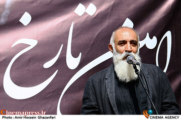 <a href='https://sayeb.ir/tag/%d8%b9%d9%84%db%8c%d8%b1%d8%b6%d8%a7-%d8%b4%d8%ac%d8%a7%d8%b9-%d9%86%d9%88%d8%b1%db%8c'></div>علیرضا شجاع نوری</a> در مراسم تشییع و خاکسپاری پیکر مرحوم <a href='https://sayeb.ir/tag/%d8%a7%d9%85%db%8c%d9%86-%d8%aa%d8%a7%d8%b1%d8%ae'>امین تارخ</a>